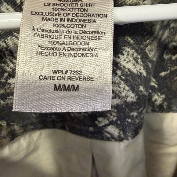 Mossy Oak Men's Casual Button Down Shirt - Beige with Camouflage Accent - Picture 10 of 14